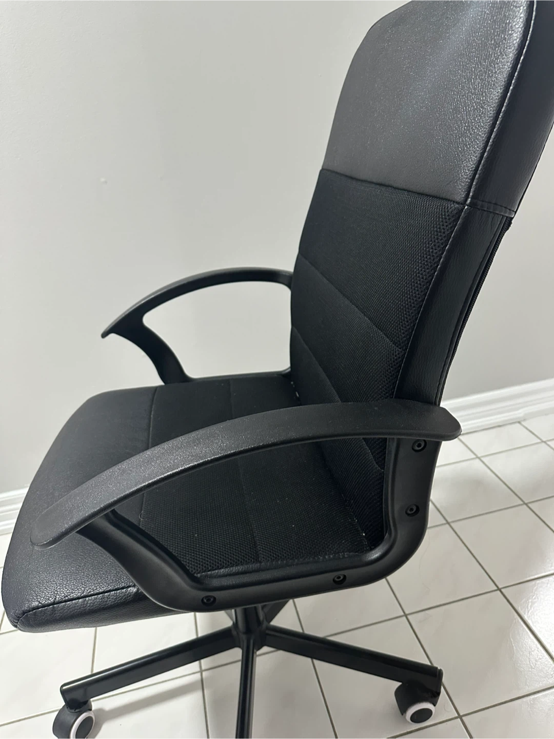 IKEA Office Chair - Black - photo 2