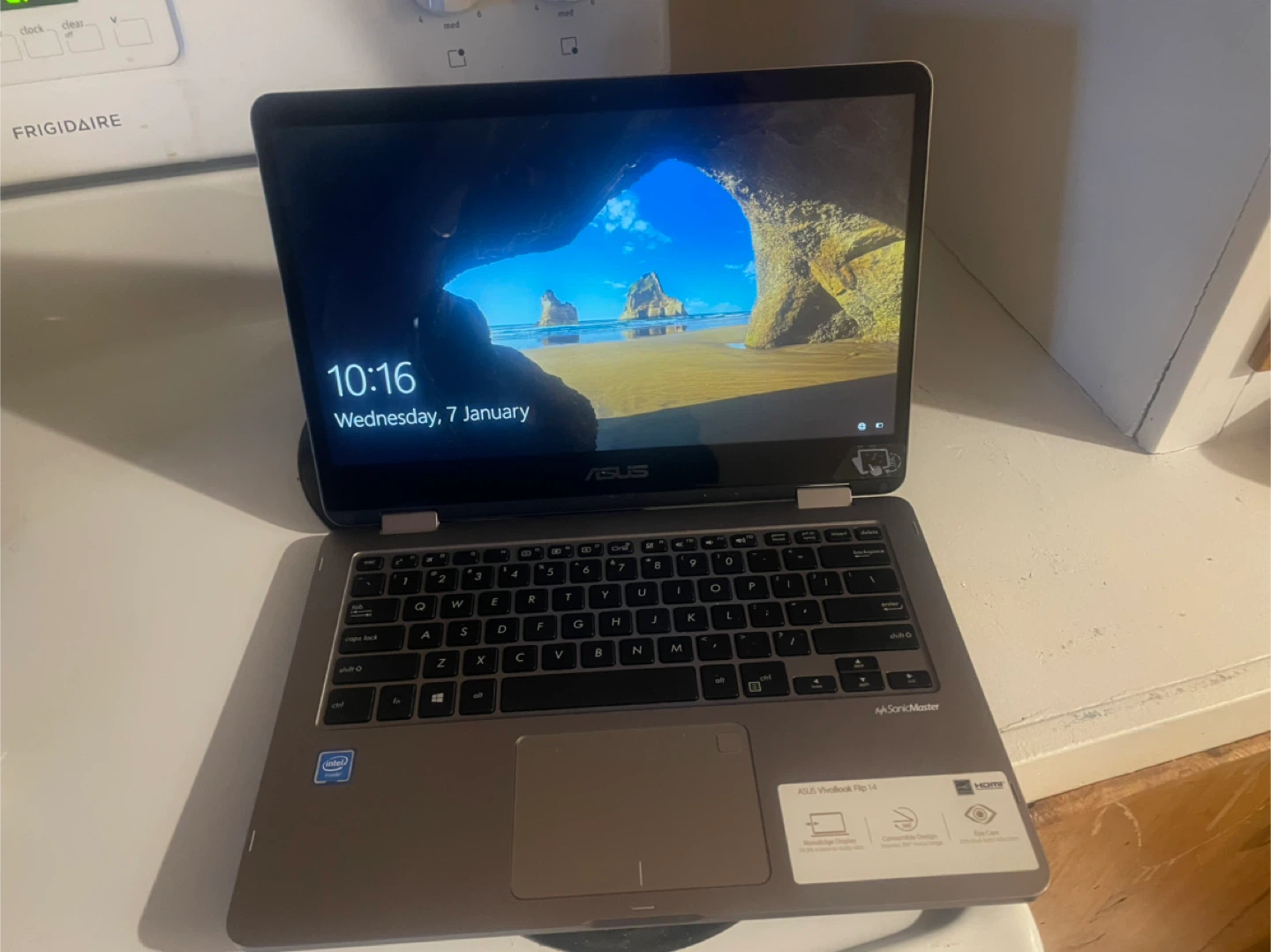 ASUS Vivobook Flip 14