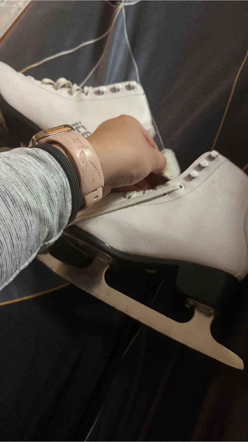 Ice Skates - Size 2 - photo 3