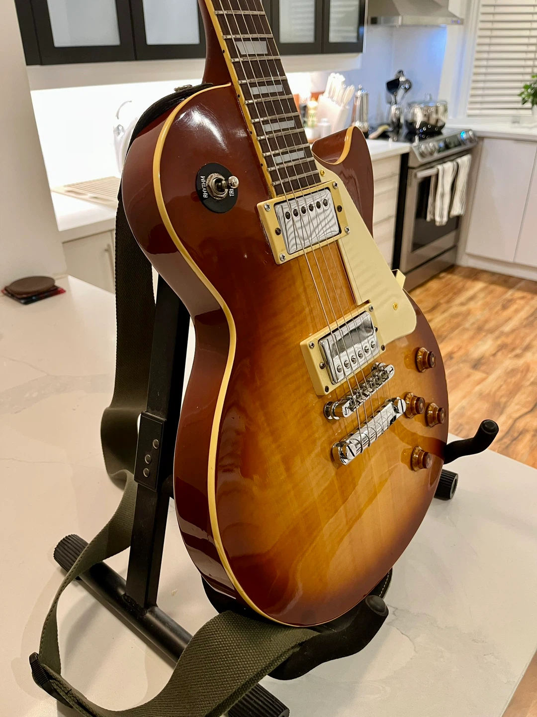 Epiphone Les Paul Electric Guitar - photo 3