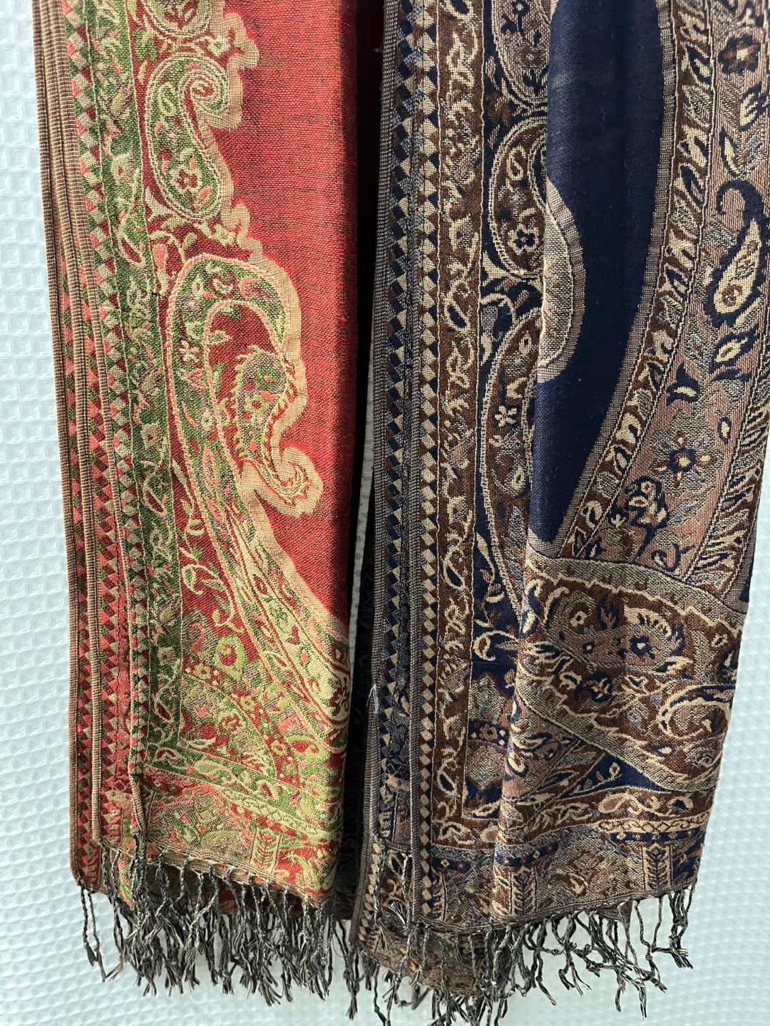 Two Pashmina Scarves - photo 2