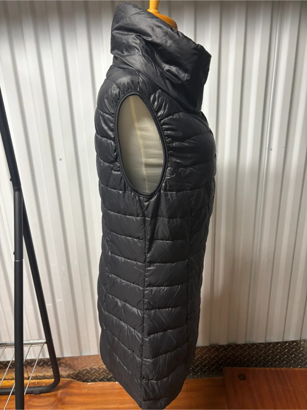 Black Puffer Vest - Size medium- small - photo 3