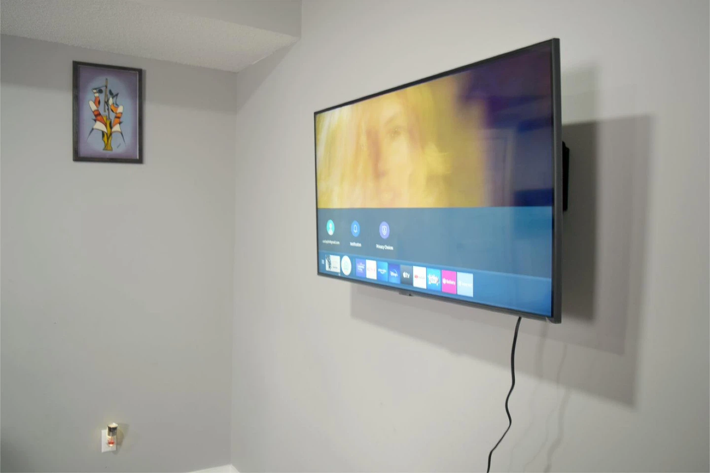 Adorable Basement suite for Rent:// - photo 3
