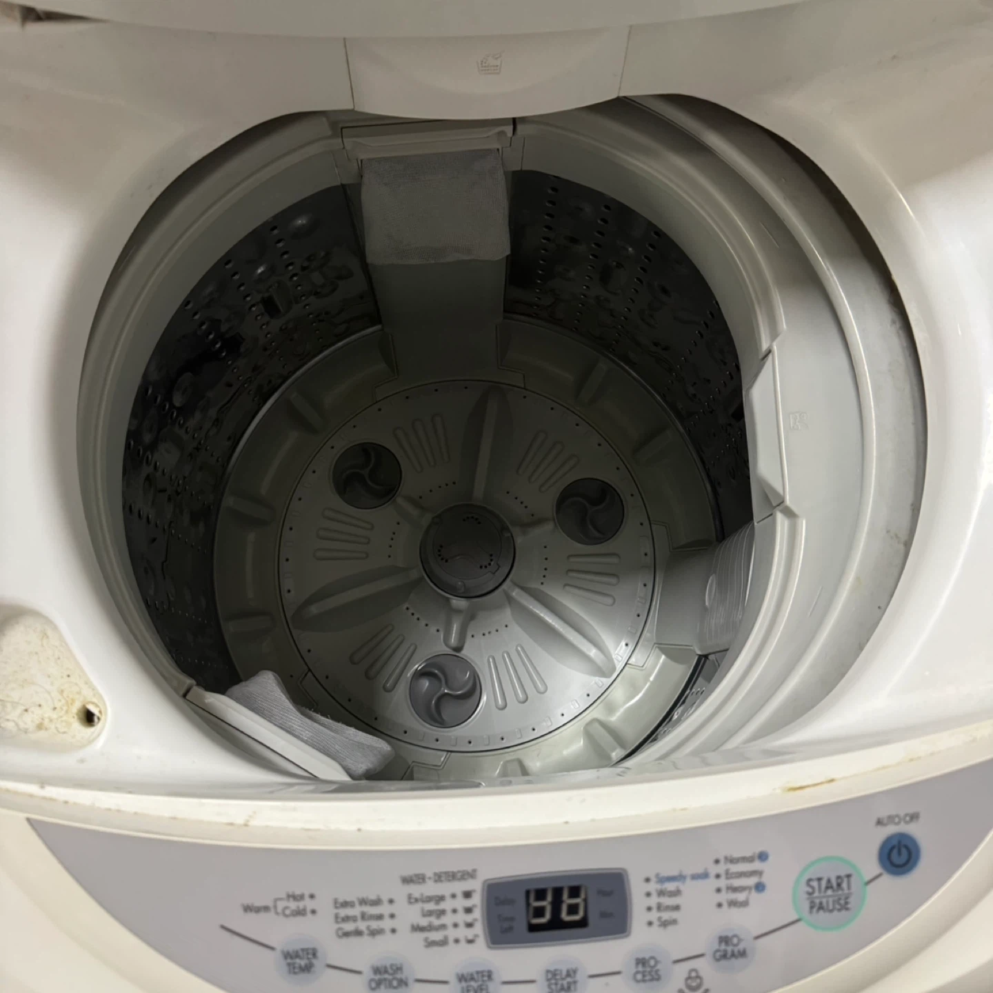 LG 2.6 cu.ft Top Load Washing Machine – Works Great - photo 4