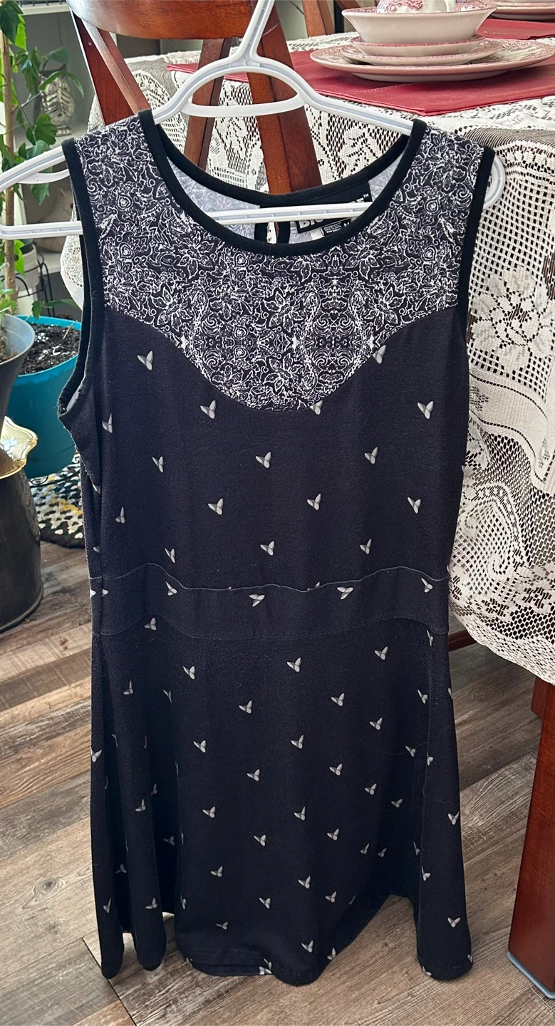 Black Sleeveless Dress Size M