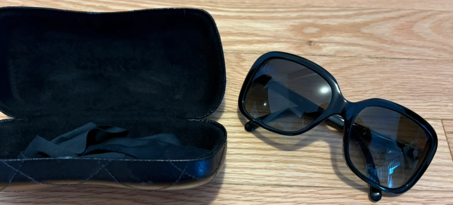 Chanel Sunglasses with Case & 2 FREE Accessories - photo 5