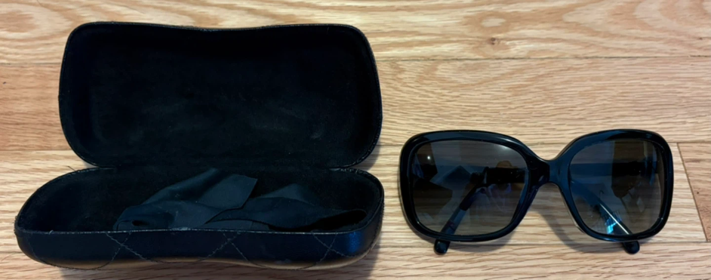 Chanel Sunglasses with Case & 2 FREE Accessories - photo 2