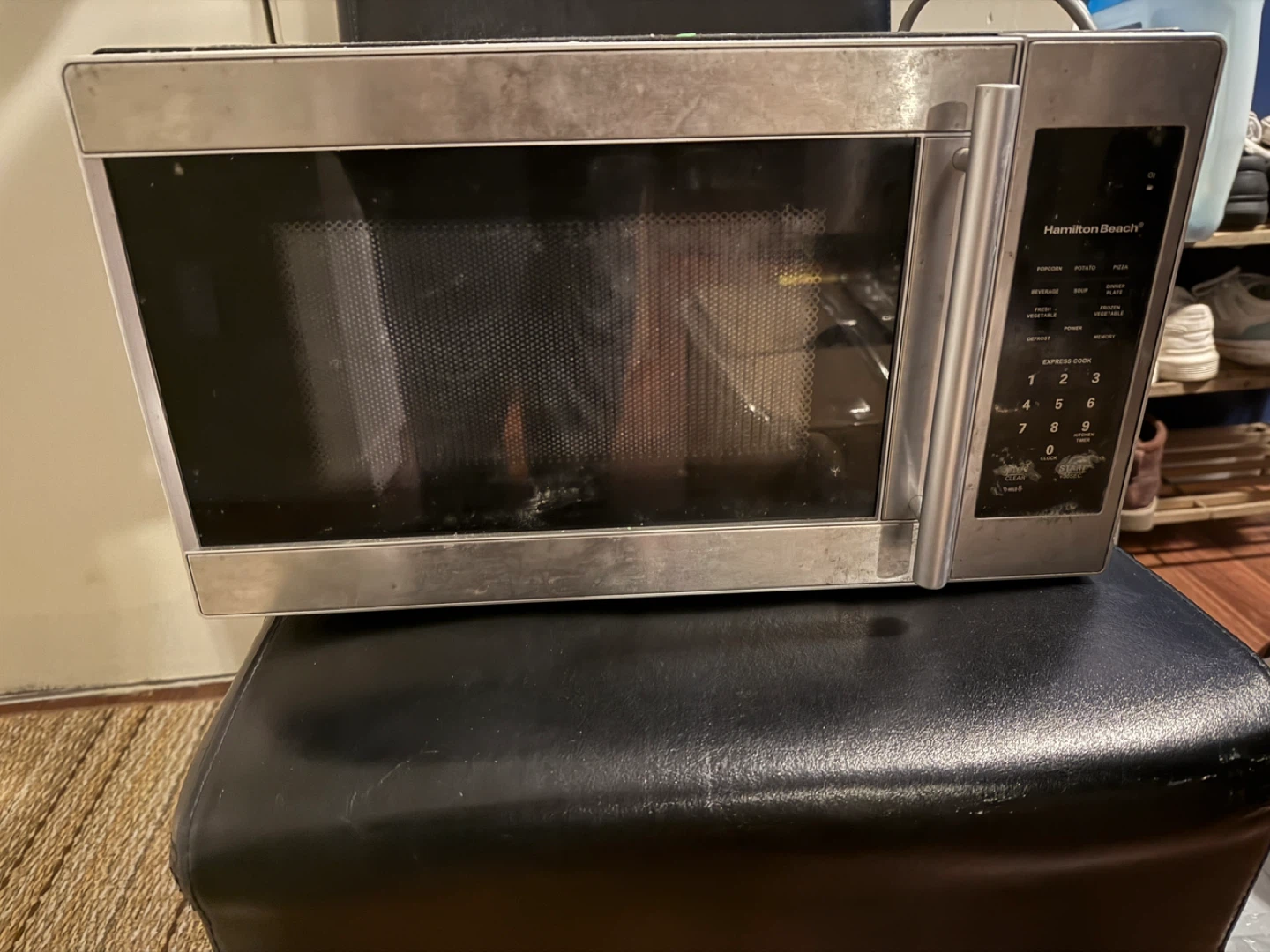 Hamilton Beach 0.7 Cu.ft. Microwave, Stainless Steel - photo 2