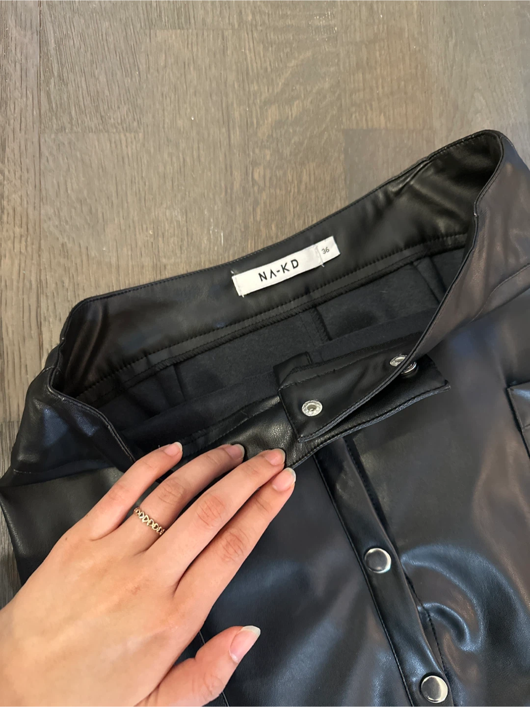 NA-KD Black Leather Button-Up Skirt ♣️ - photo 3