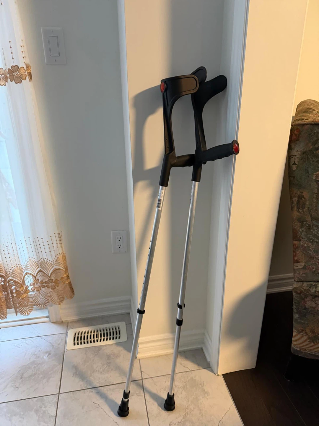 Adjustable Adult Crutches