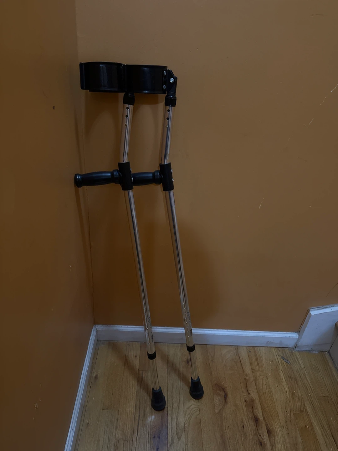 Adjustable Aluminum Crutches - photo 2