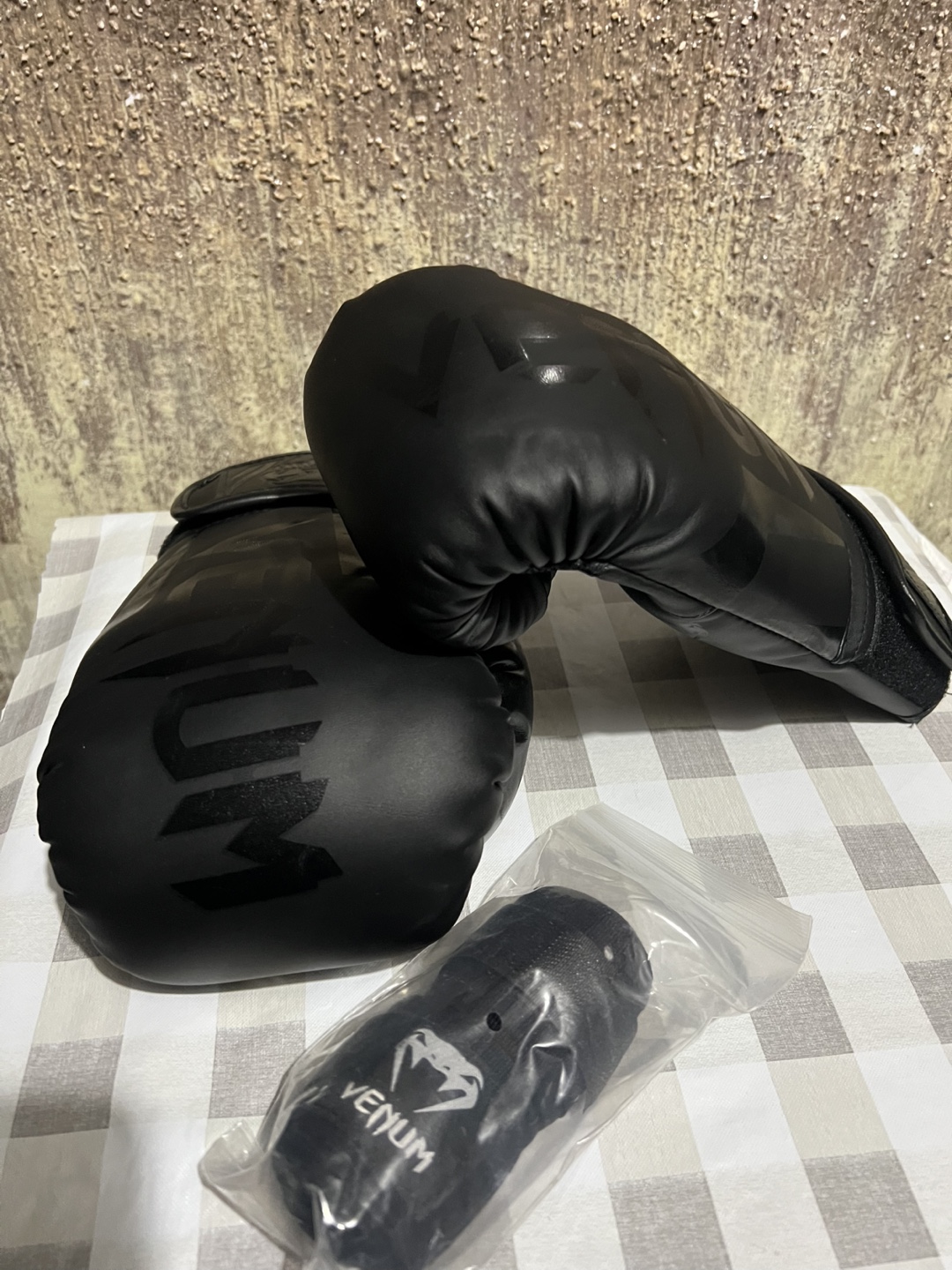 Venum Boxing Gloves & Hand Wraps - Black - photo 2