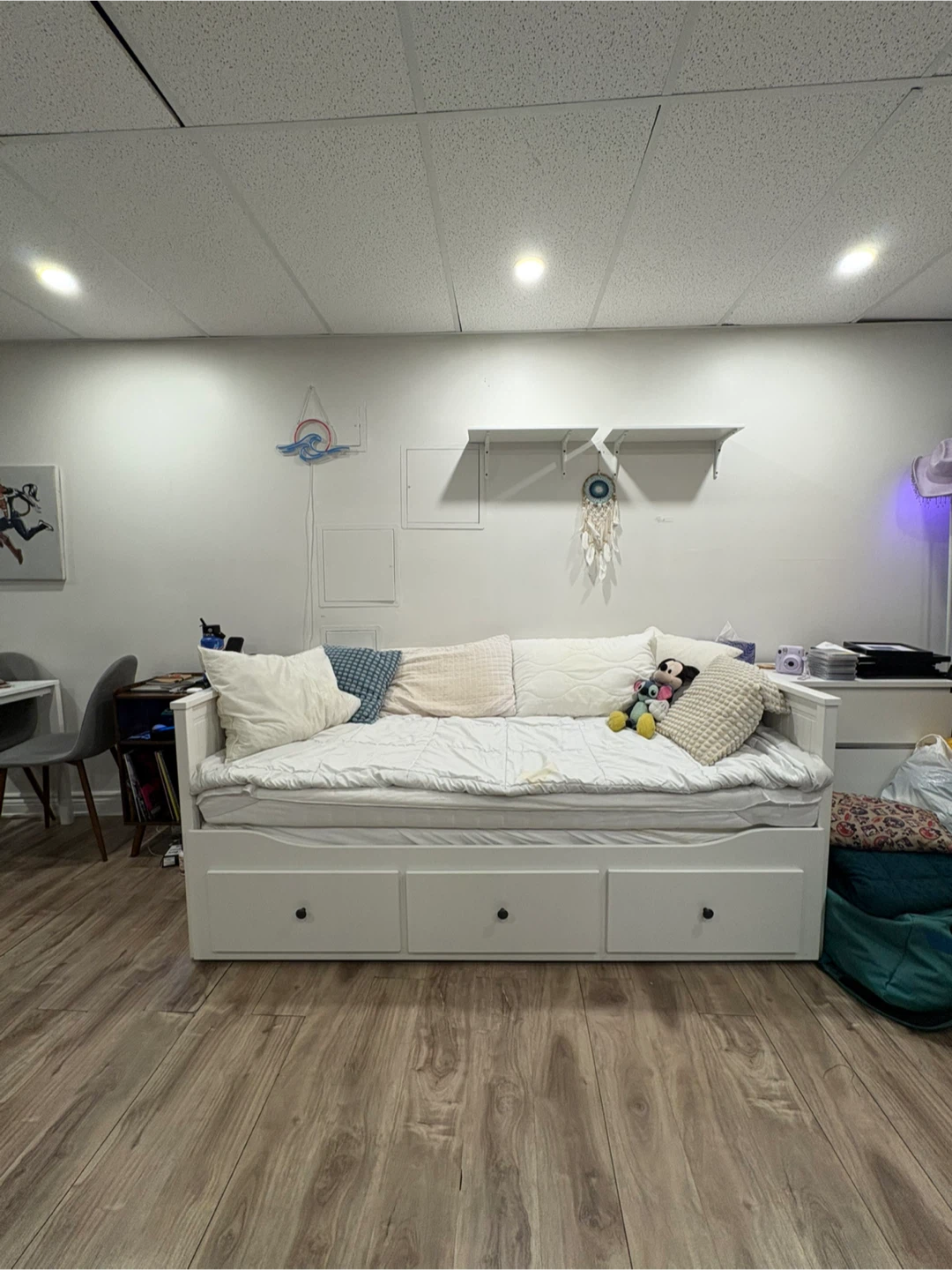 White Daybed with Trundle and Storage Drawers - photo 3