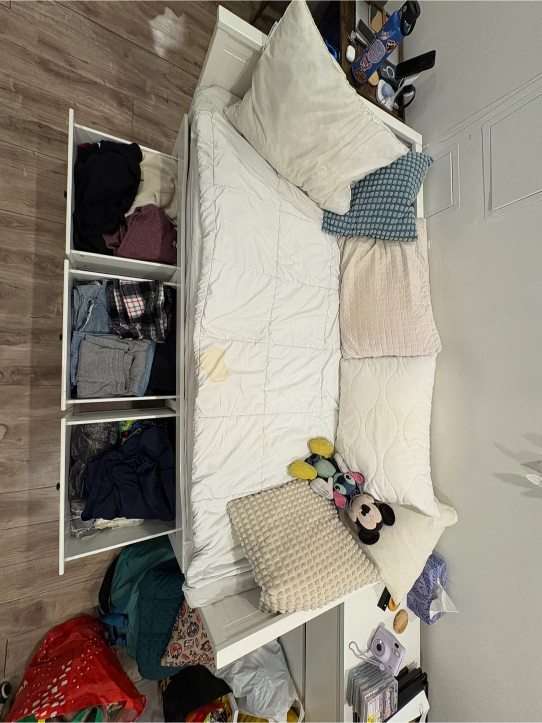 White Daybed with Trundle and Storage Drawers - photo 4