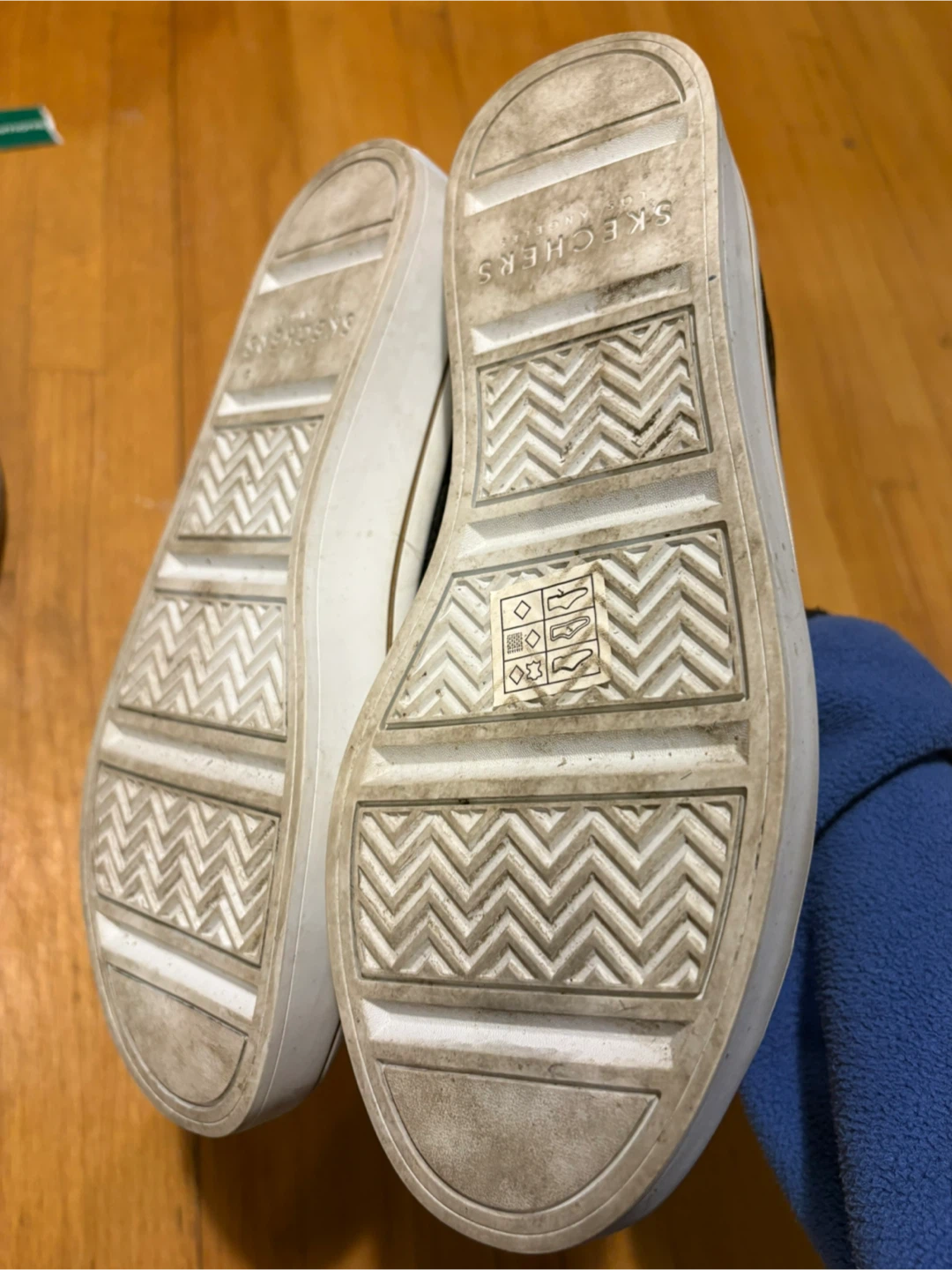 Skechers Memory Foam Sneakers - Black & Gold - photo 2