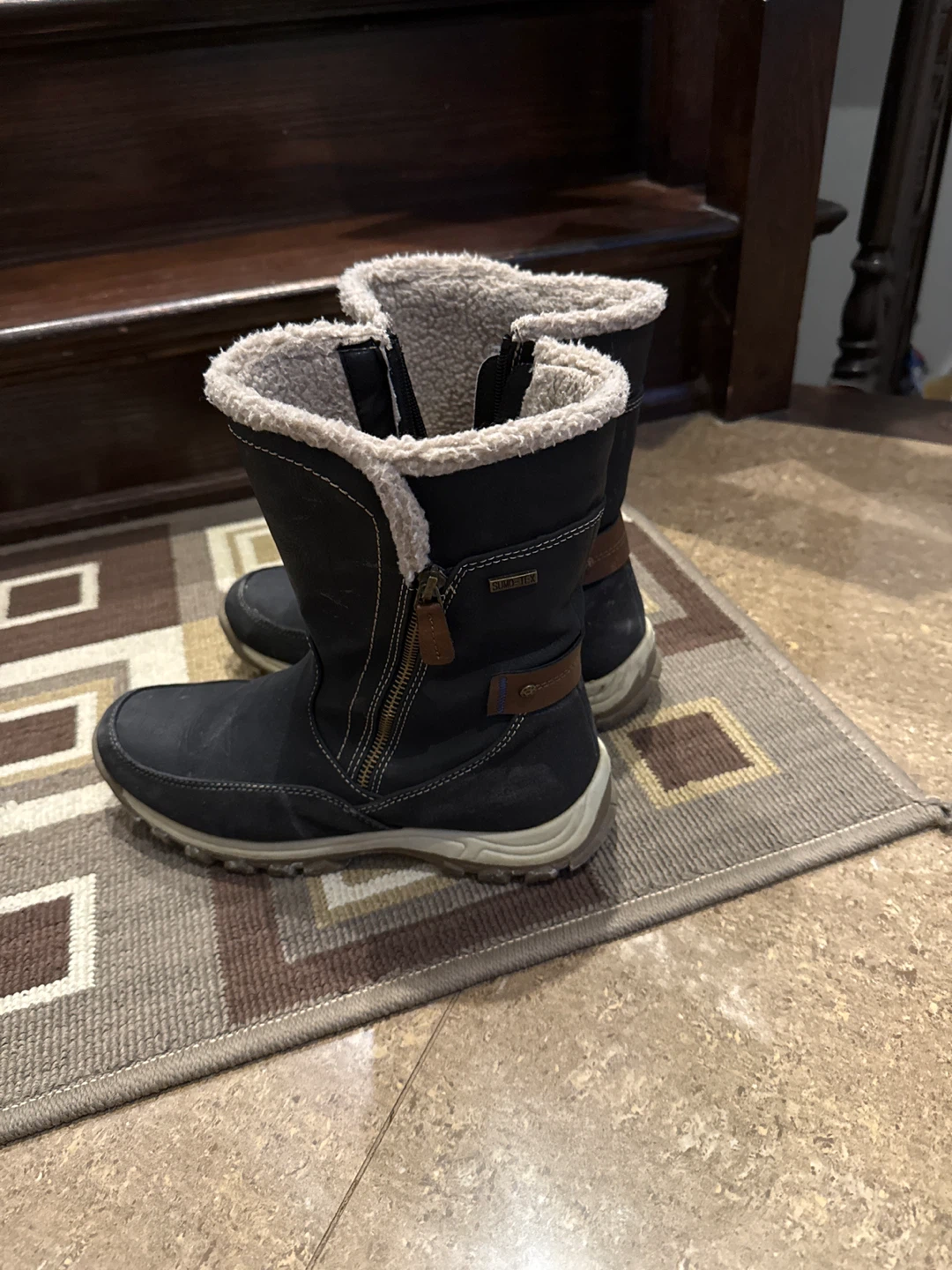 Womens Winter Boots Size 40 - photo 2