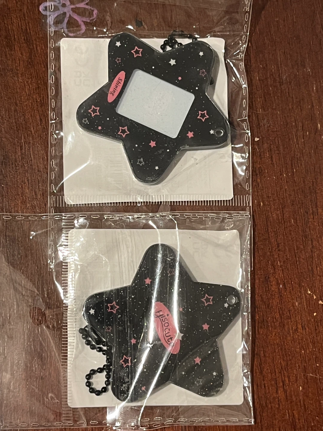 Black star keychain photo-card holder accessory - photo 2