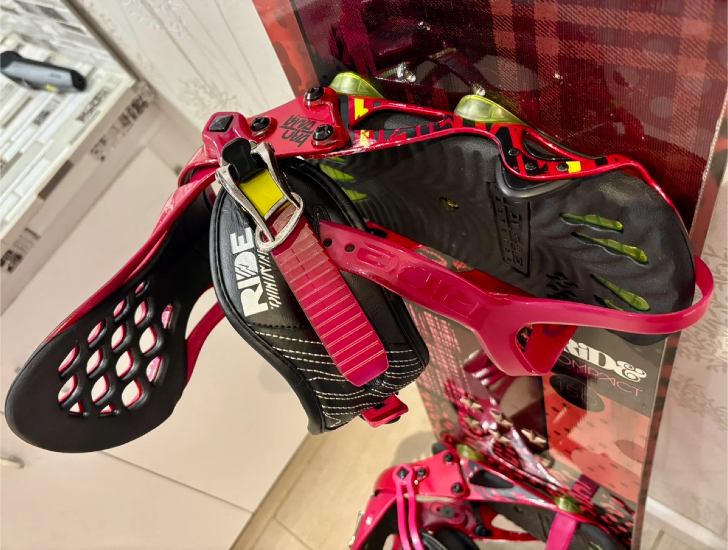 Ride snowboard (150cm) + Ride bindings (w 7-9) - photo 3