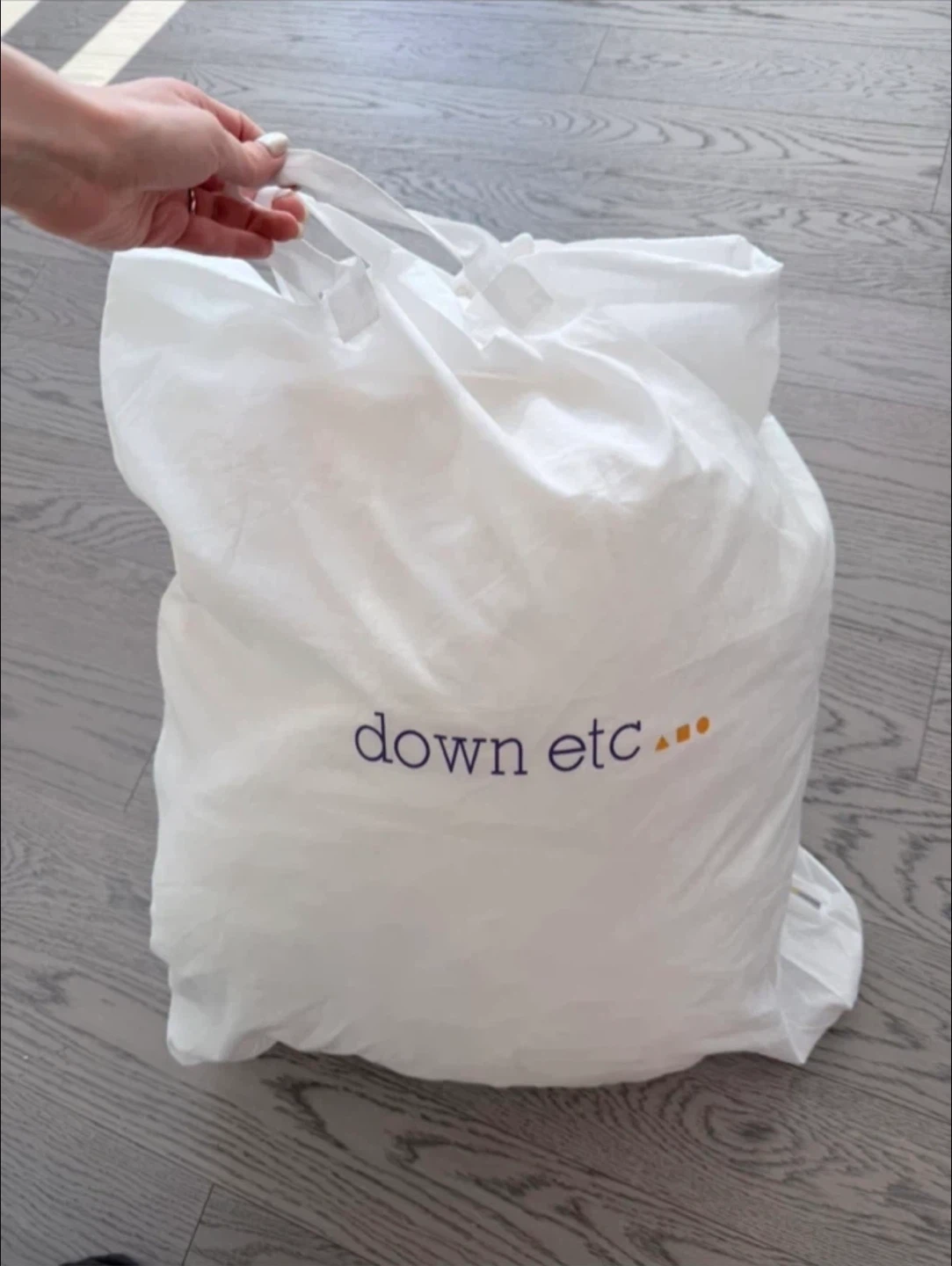 $700 Premium White Goose Down Comforter - photo 2