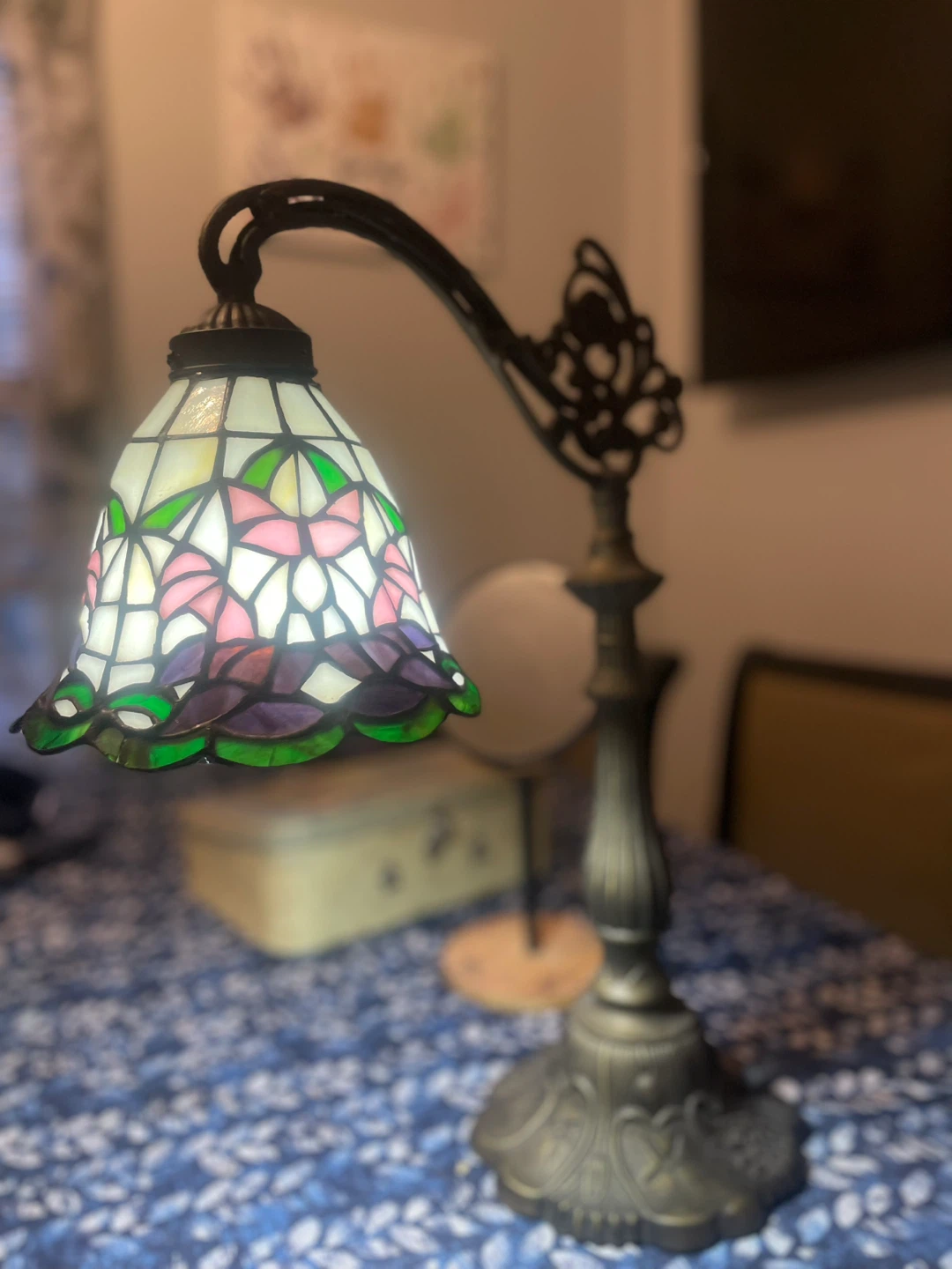 Stained Glass Style Desk Lamp - photo 2