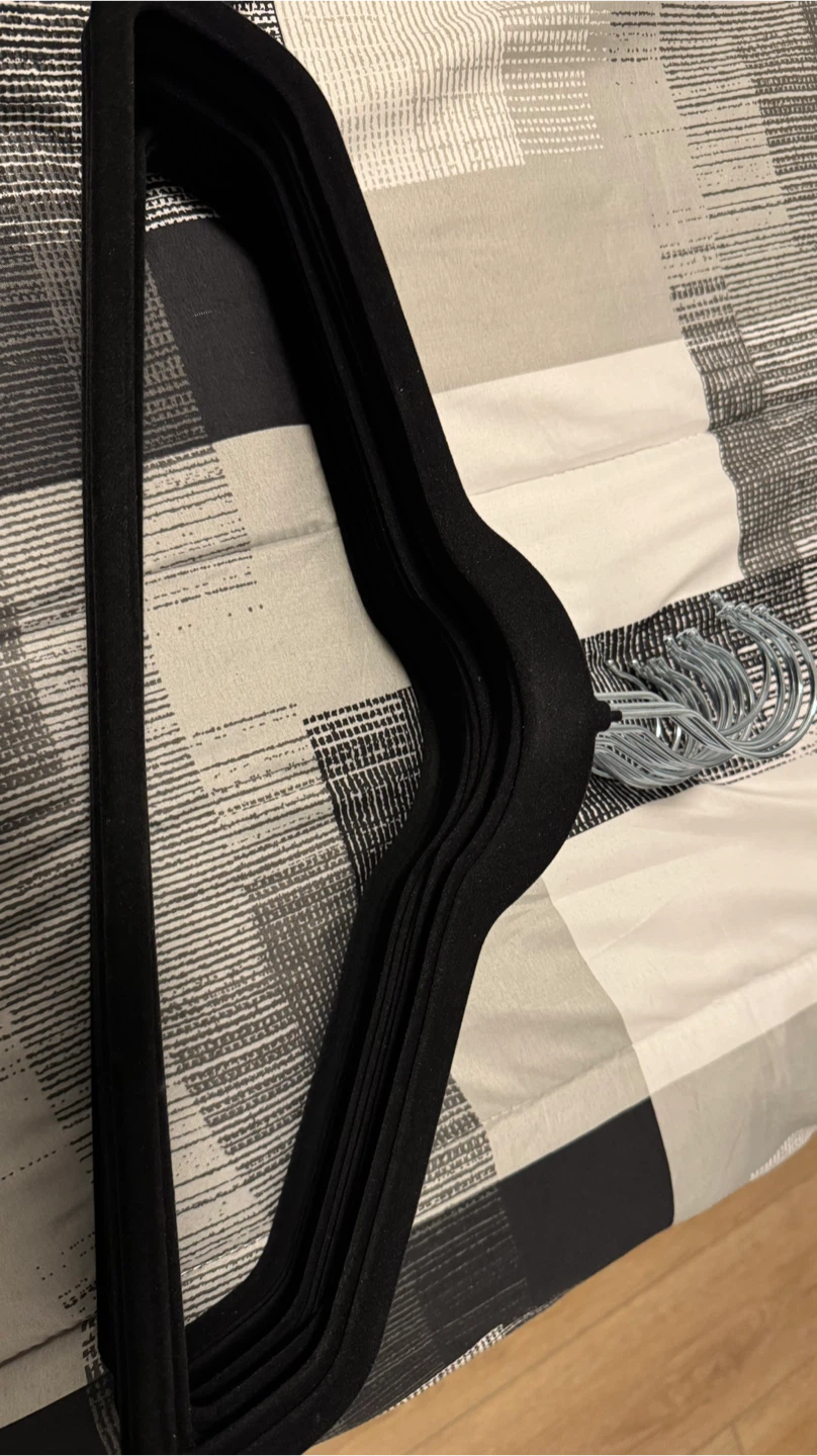 Brand new & unused 25 Black Velvet non slip Clothes Hangers - photo 2