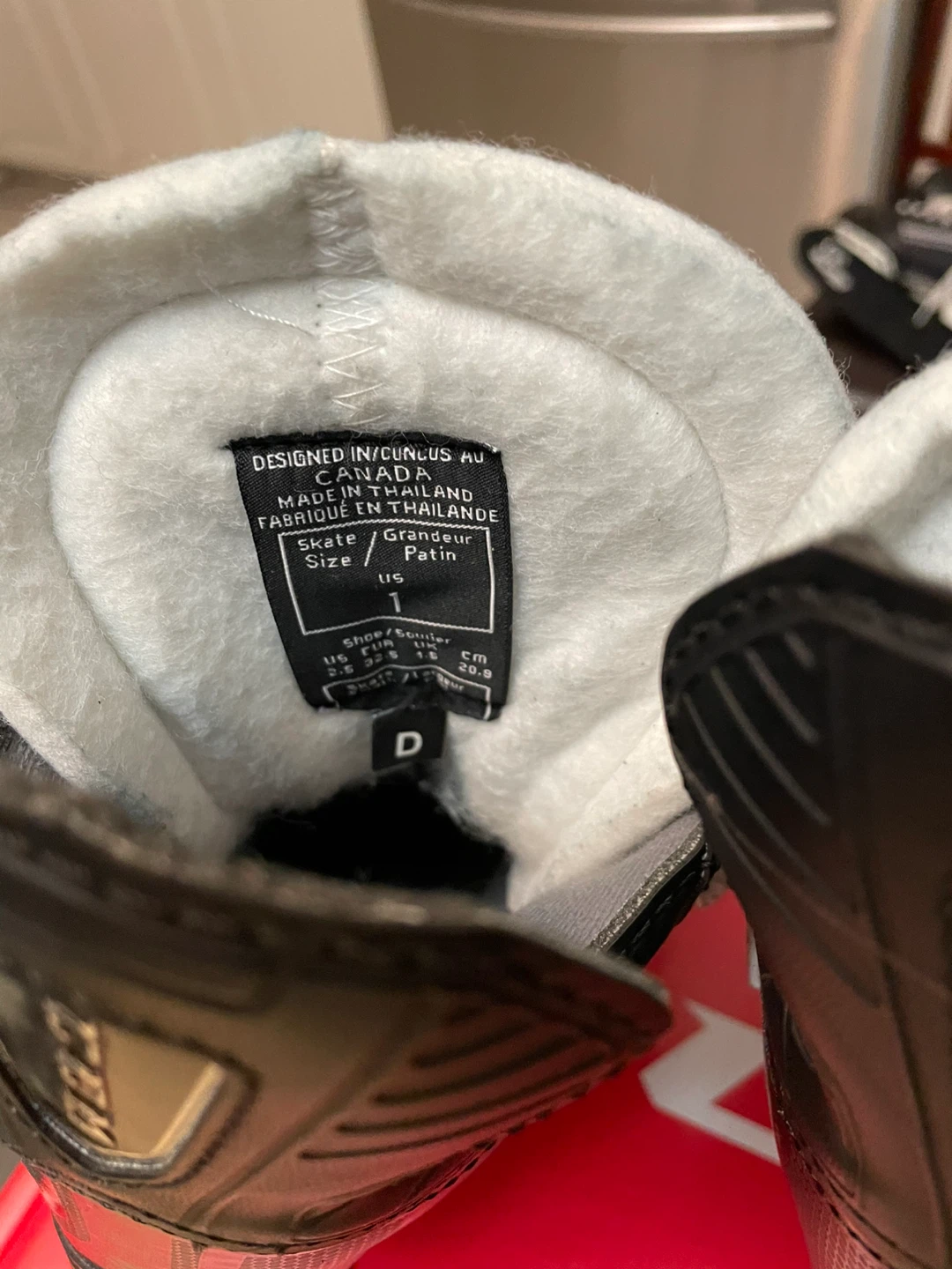 CCM Tacks 3052 Ice Skates - Size US 1 - photo 3
