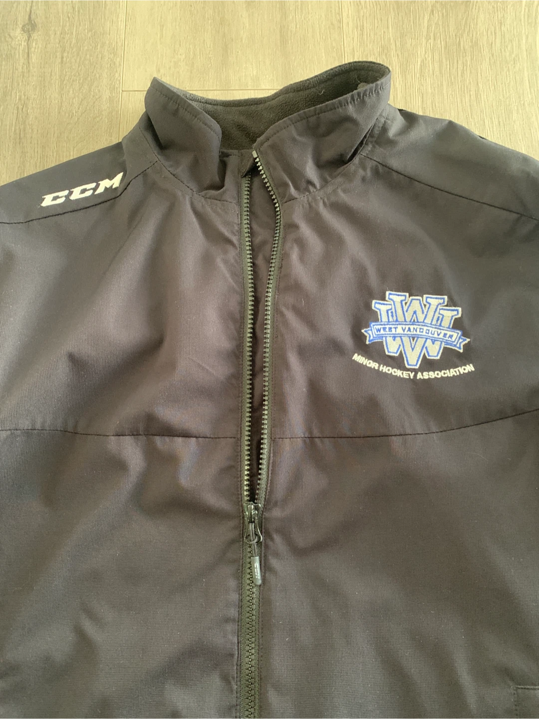 CCM West Vancouver Hockey Jacket - Size M - photo 3