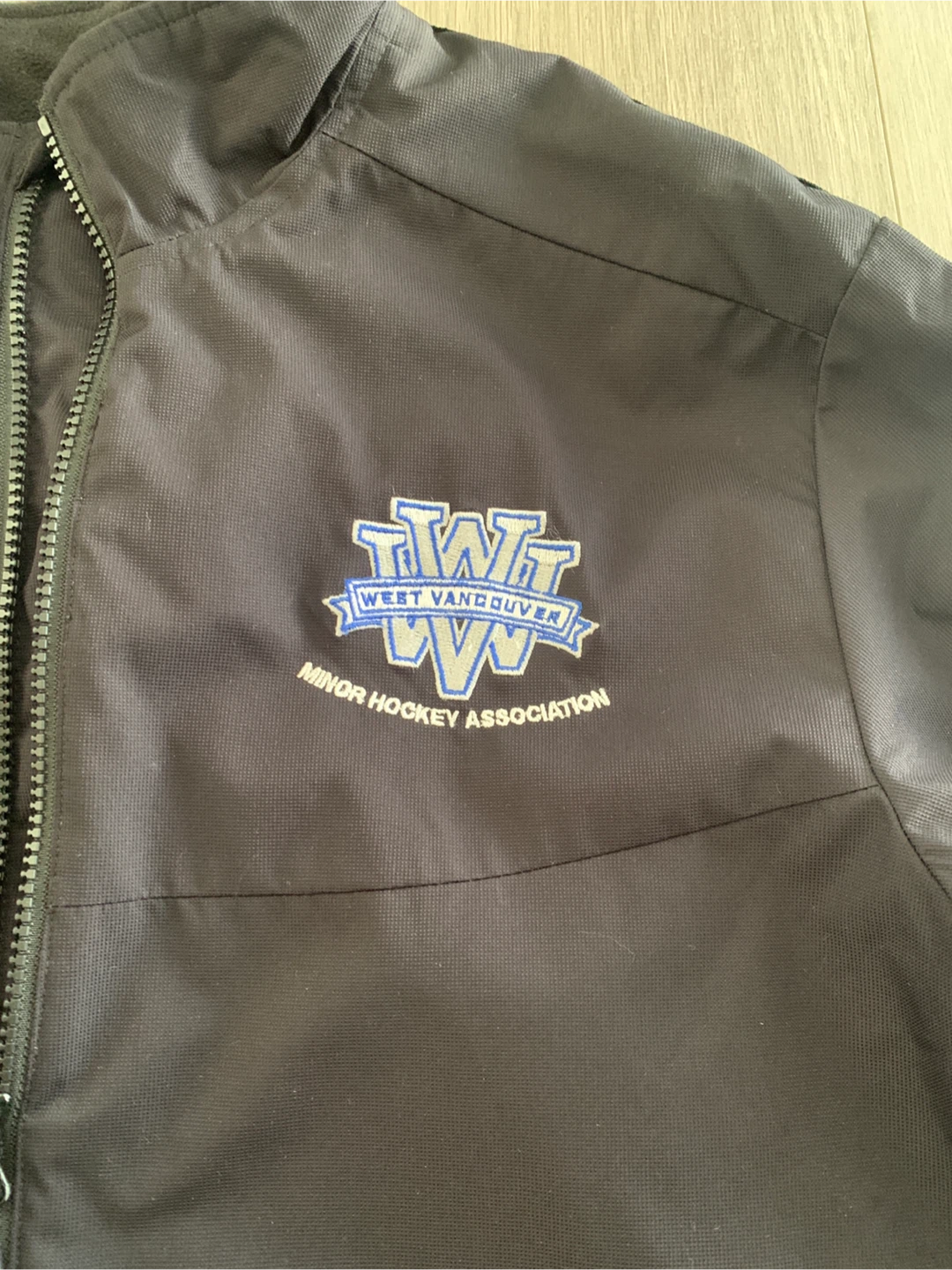 CCM West Vancouver Hockey Jacket - Size M - photo 4