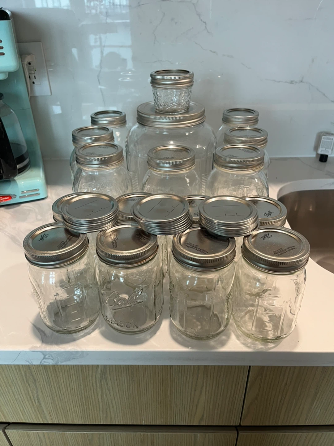 Ball Mason Jars - Variety of Sizes 🧡