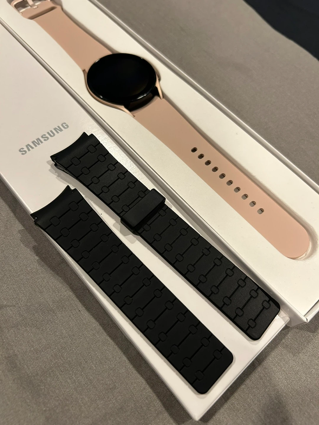 Samsung Galaxy Watch 4 Rose Gold - Like New! - photo 4