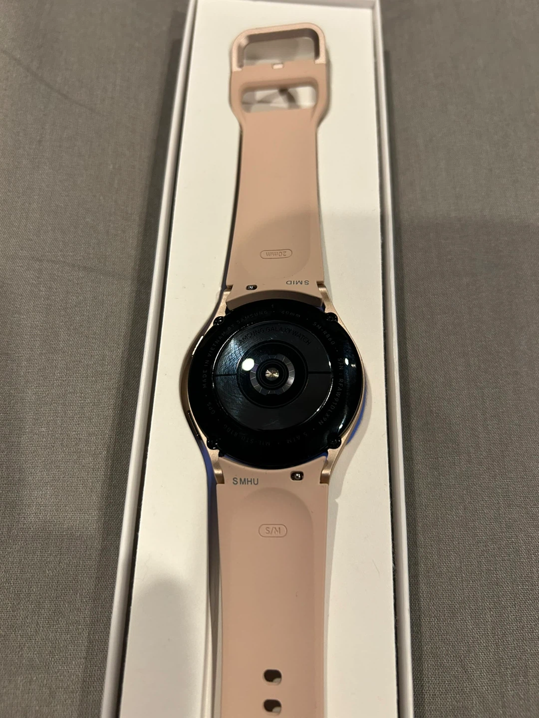 Samsung Galaxy Watch 4 Rose Gold - Like New! - photo 2