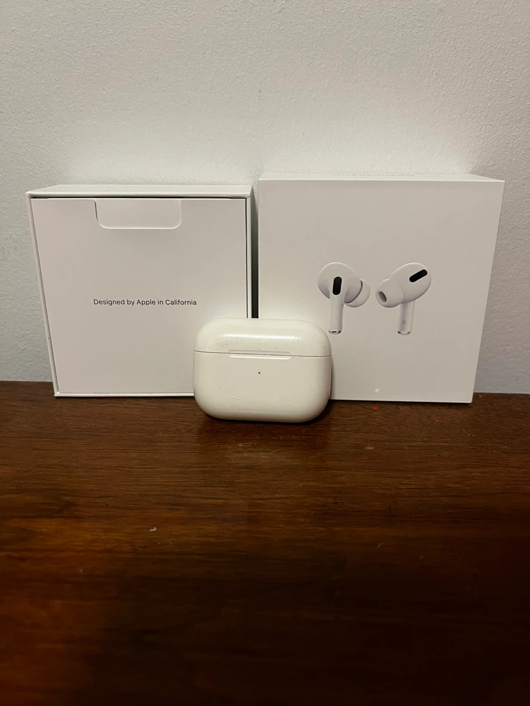 Apple AirPods Pro with MagSafe Charging Case