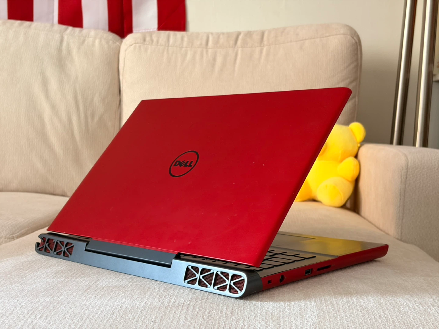 Dell 15 7000 Gaming Laptop — i7 / GTX 1050Ti / 16Gb RAM / SSD