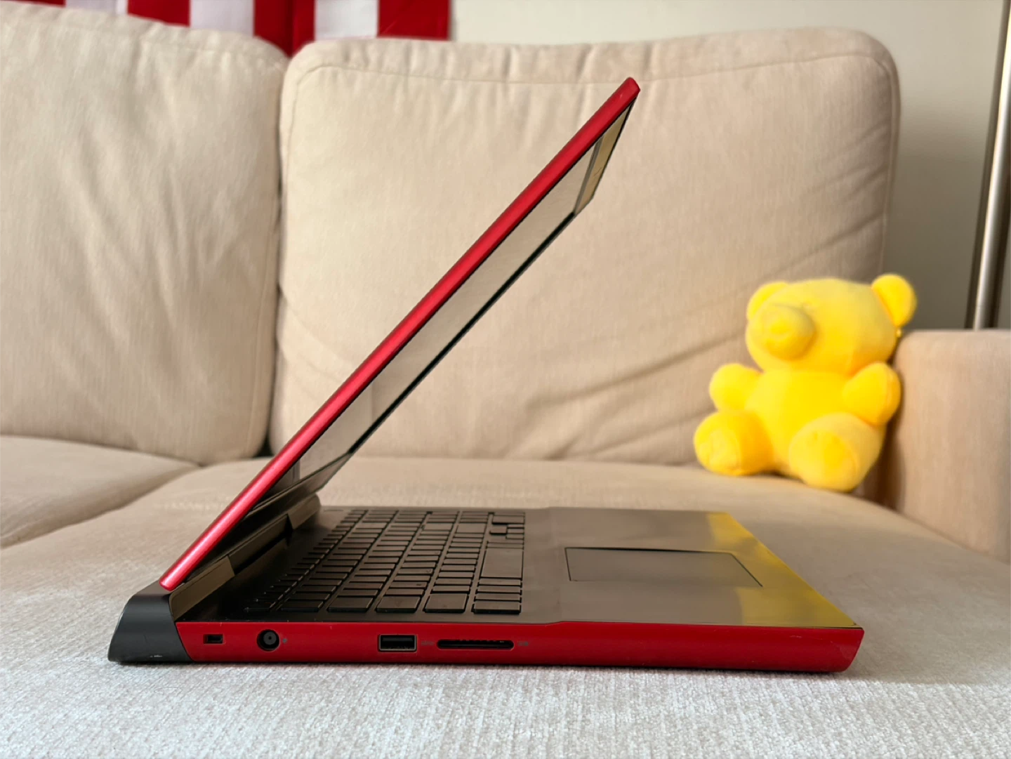Dell 15 7000 Gaming Laptop — i7 / GTX 1050Ti / 16Gb RAM / SSD - photo 5