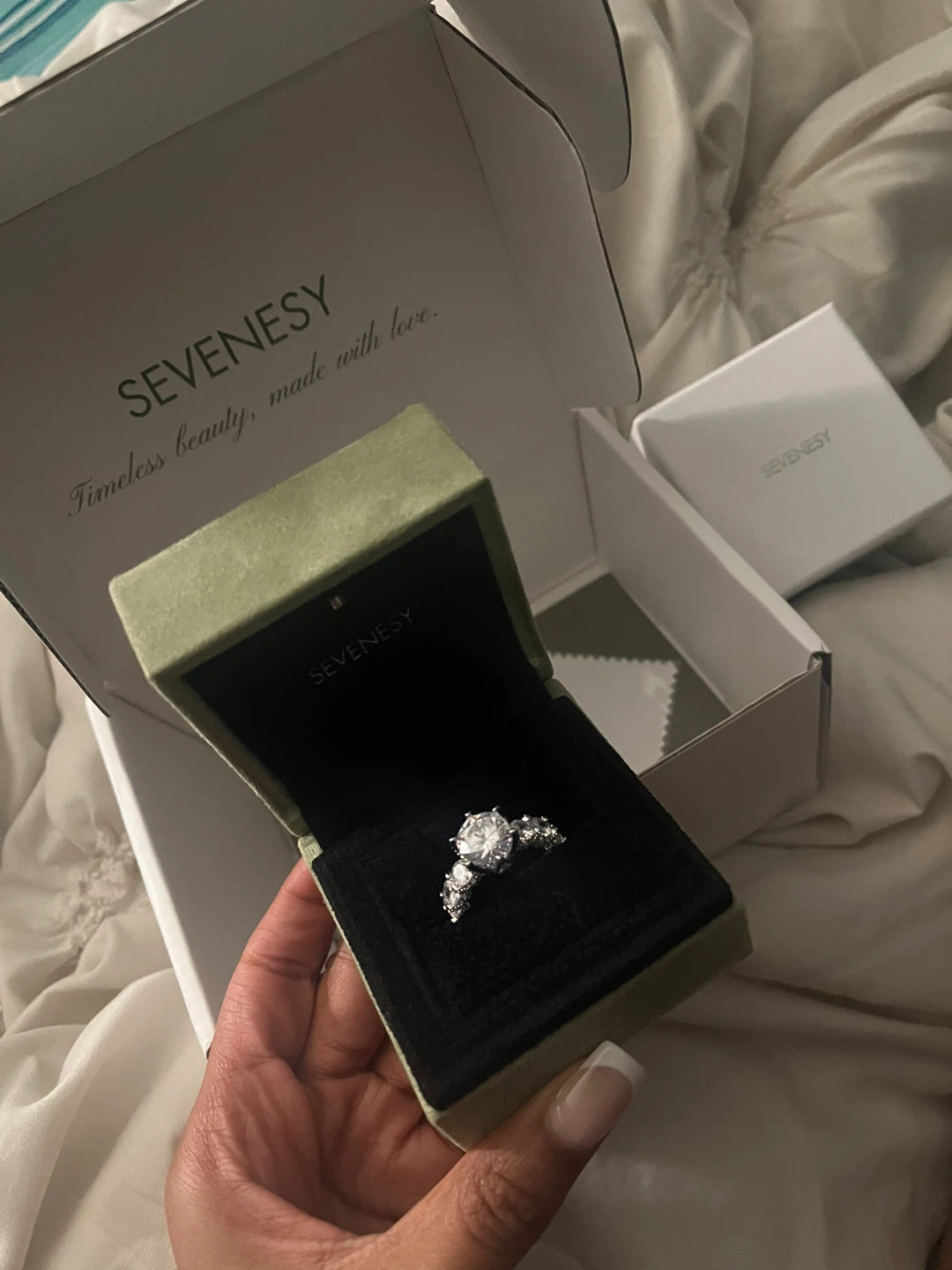 Sevenesy Deluxe ring
