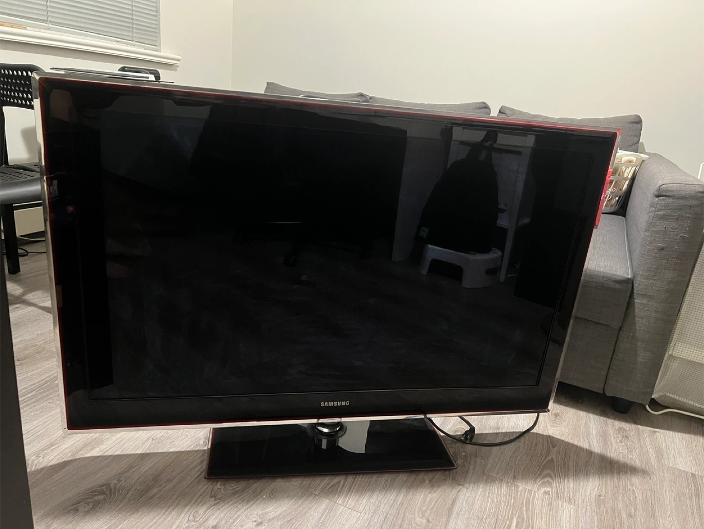 Samsung 46" LED TV - photo 2