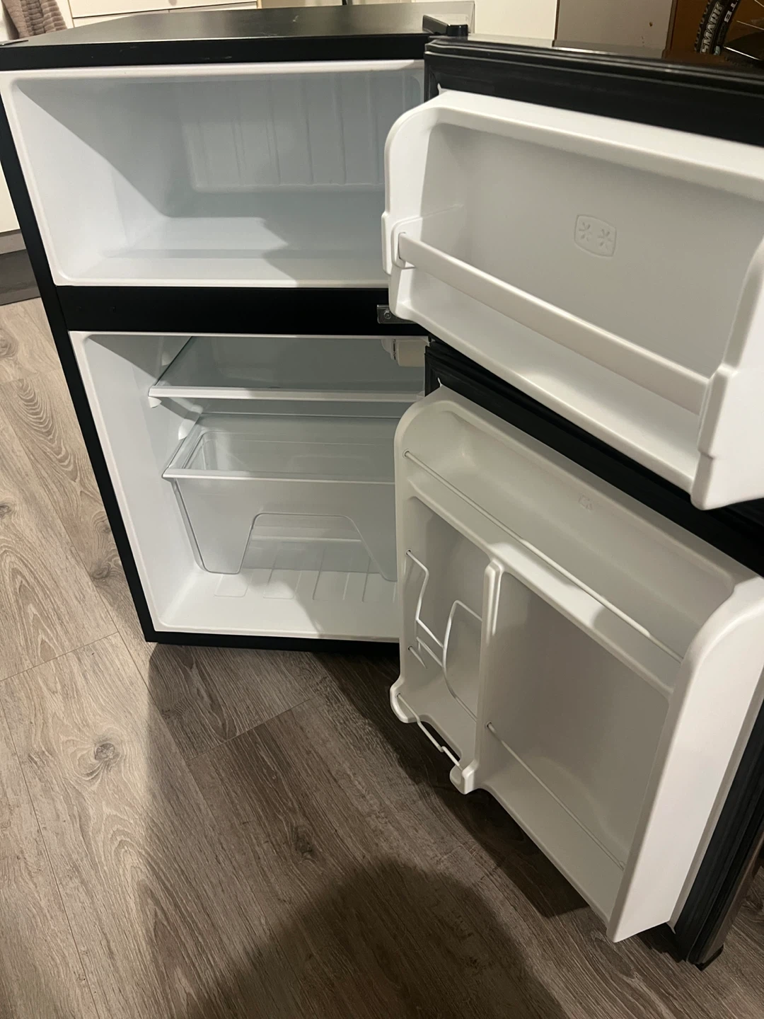 Whirlpool Mini Fridge with Freezer - photo 2