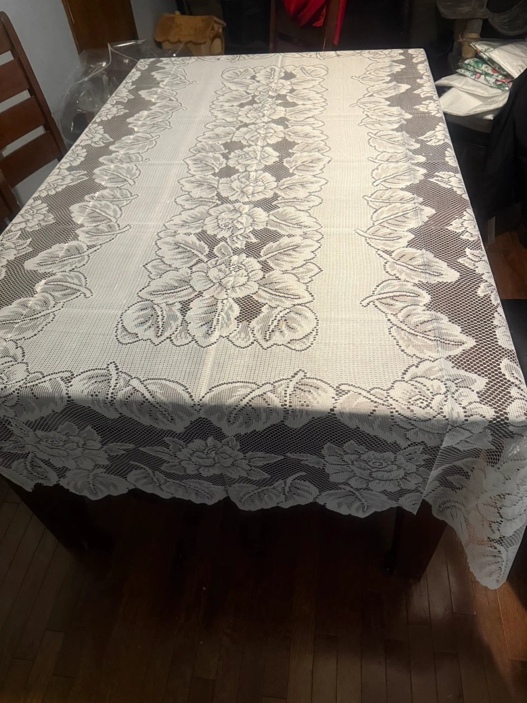 Lace Tablecloth - Floral Design Rec 60x90