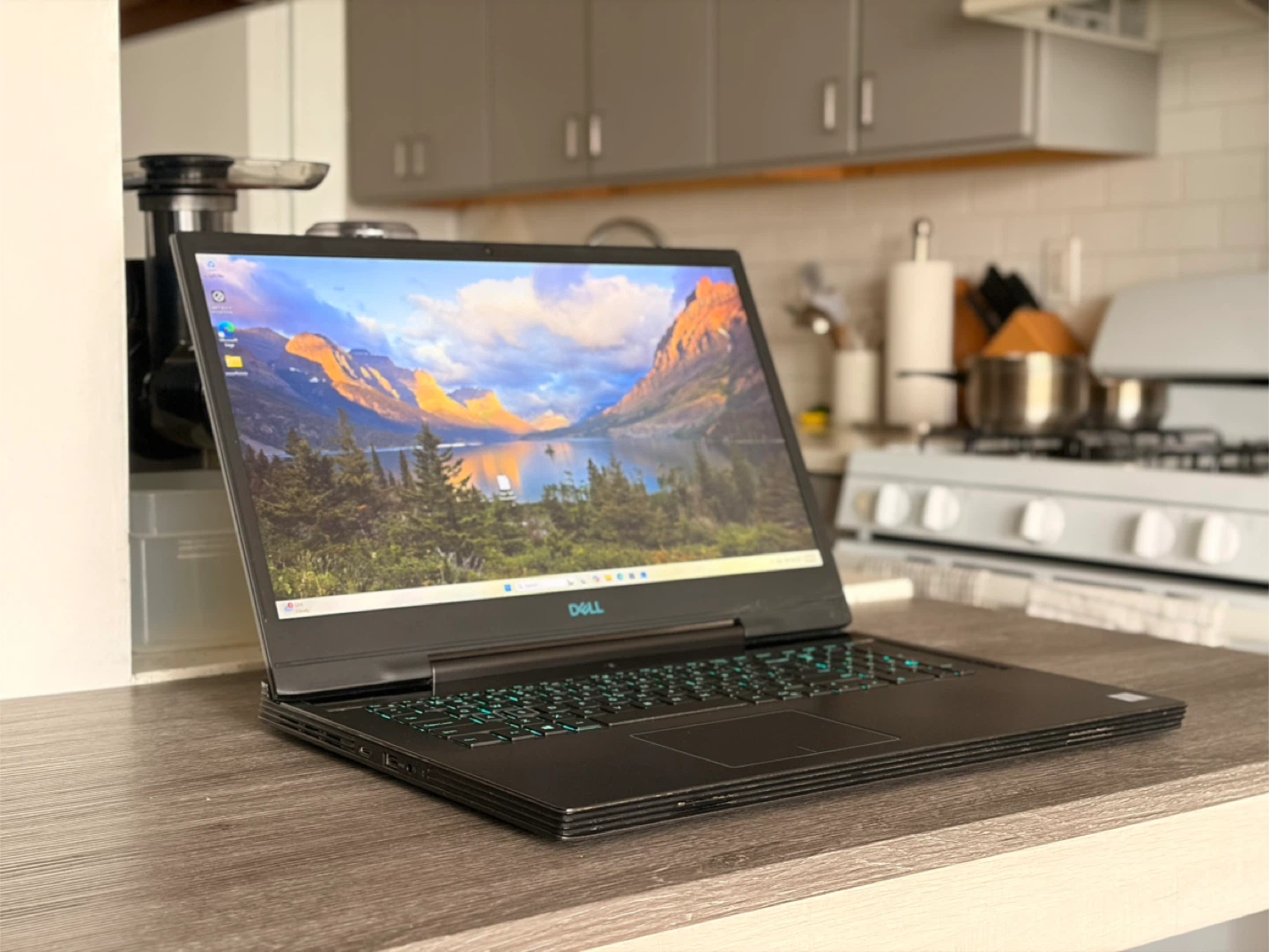 Dell G7 7790 Gaming Laptop — Core i7 / RTX 2060 / 1Tb SSD