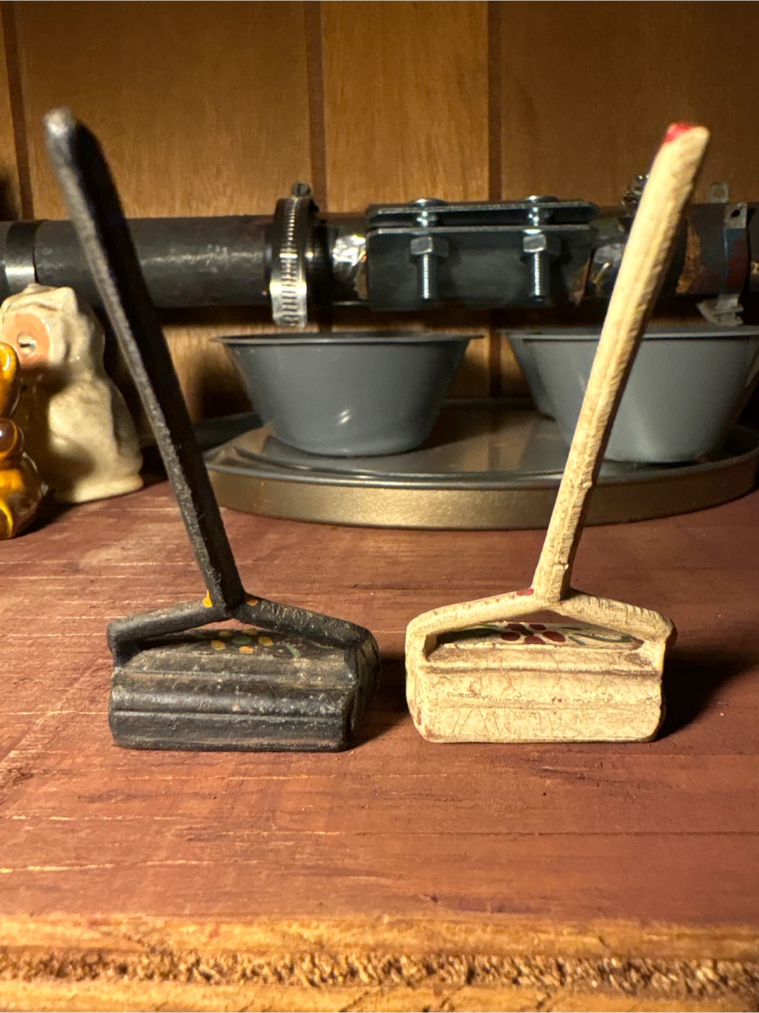Vintage Miniature Carpet Sweepers as salt and pepper shakers - photo 3
