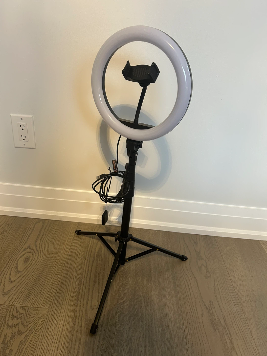 LED Ring Light with Stand - photo 2