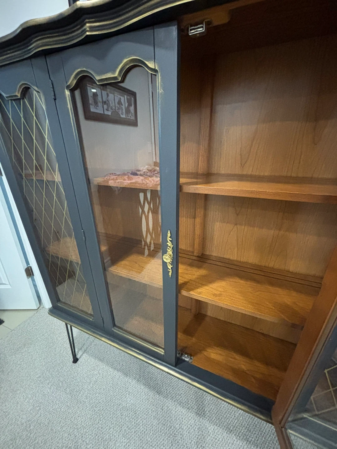 Black & Gold Display Cabinet - photo 5