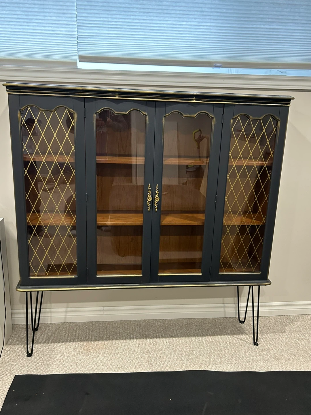Black & Gold Display Cabinet - photo 2