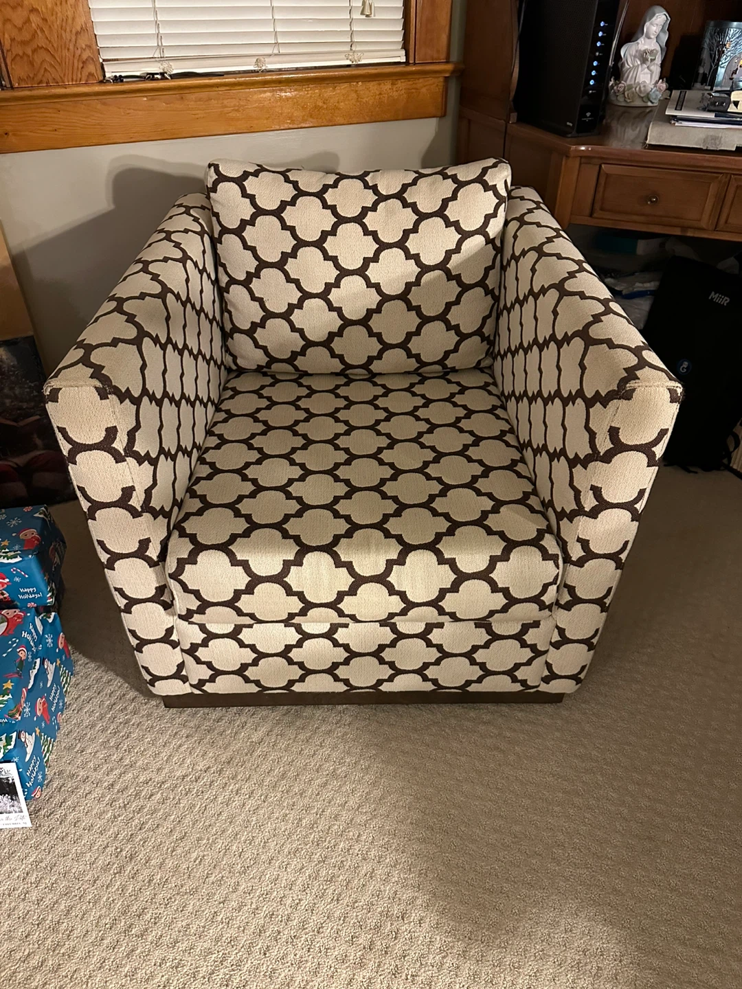 Accent Table and Lamp Set with 2 chairs - photo 2
