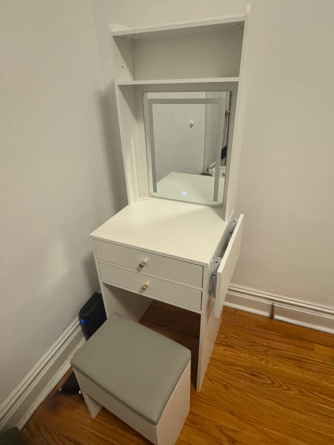 White Vanity Table with Lighted Mirror and Stool
