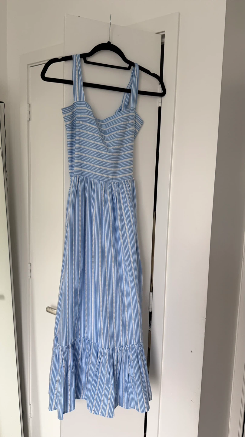 Chicwish Dress - size small - photo 4