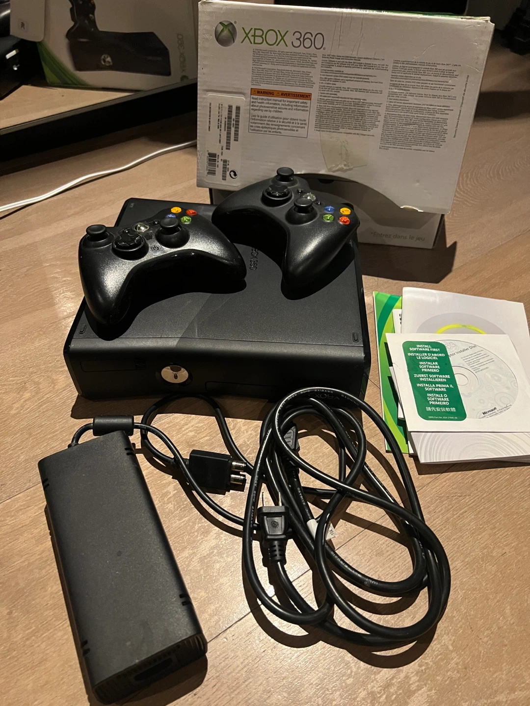 Xbox 360 Console with 2 Controllers - photo 2