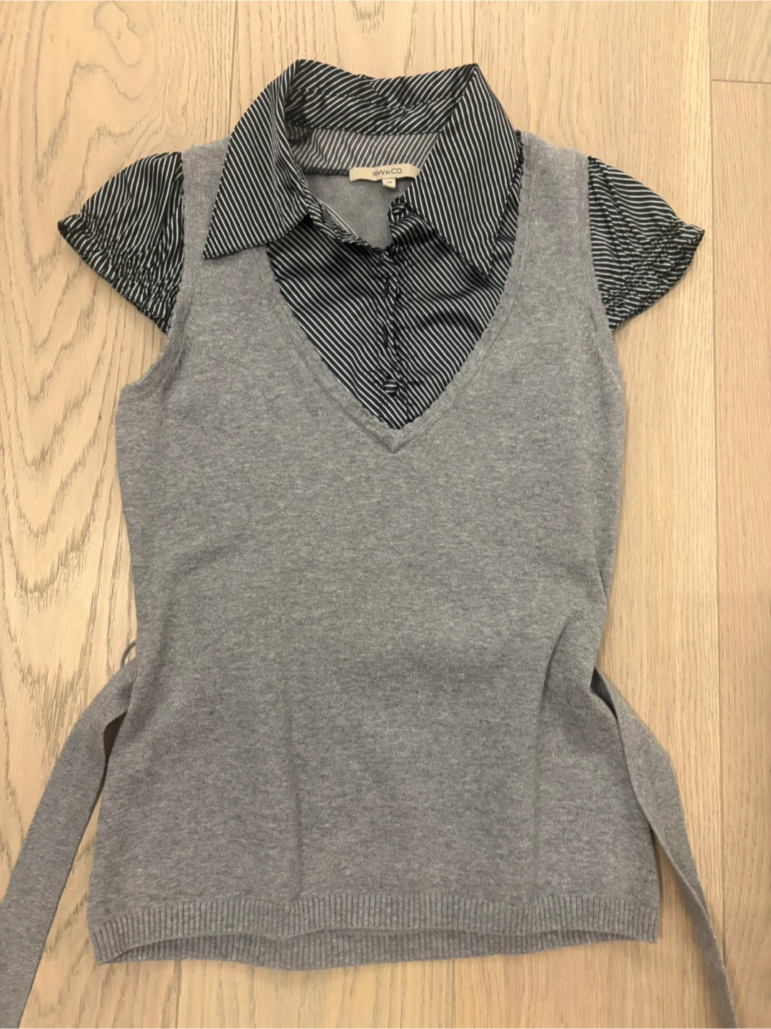 RW&CO. Grey Sweater Vest  - Size S - photo 3