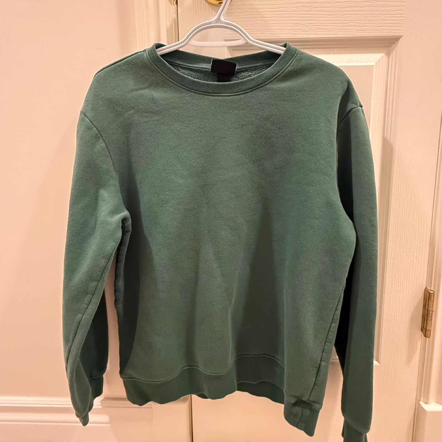 H&M Relaxed Fit Green Sweatshirt - Size M