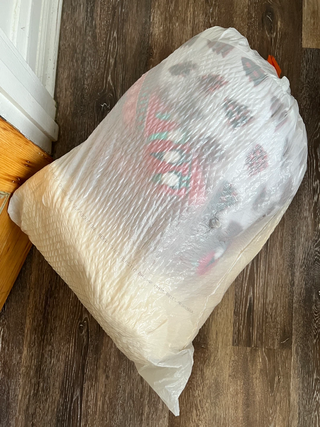 2 clean pillow and blanket sets